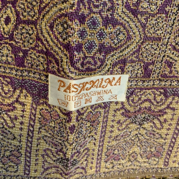 NWOT 100% Pashmina Purple and Gold Oriental Pattern Rectangular Oblong Scarf - Picture 4 of 5
